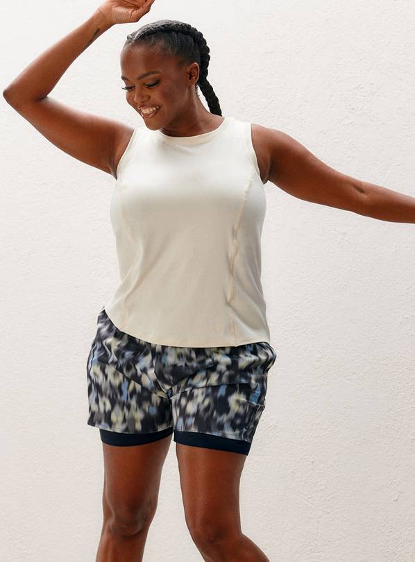 REAKTIV Blurred Print Training 2 in 1 Shorts  M